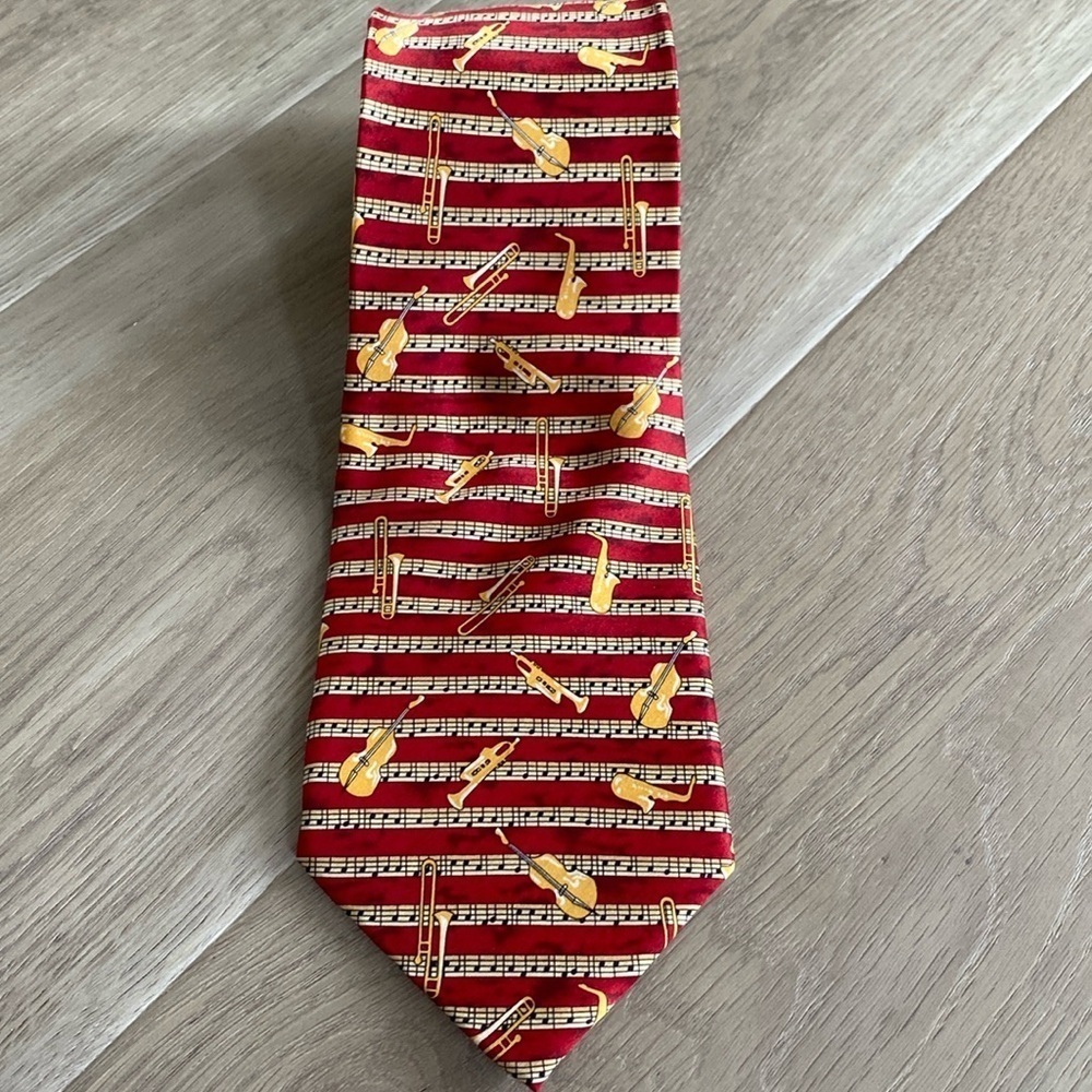 Robin Ruth Silk Music Score Musical  Instruments Sheet Music Tie